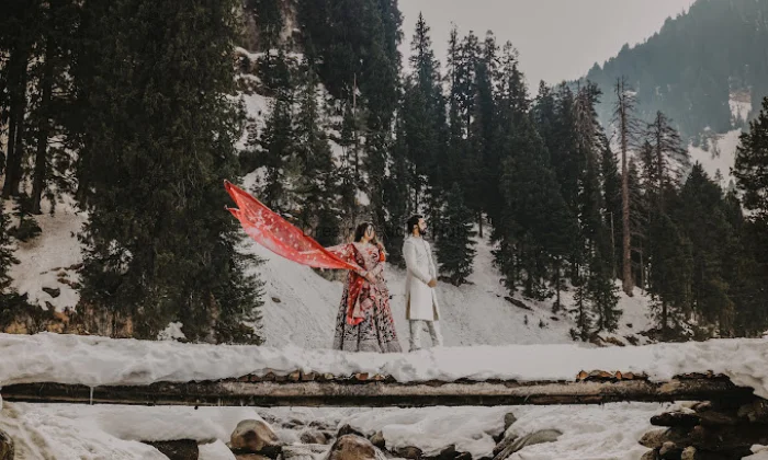 ANEES BHAT CAPTURES STUDIO